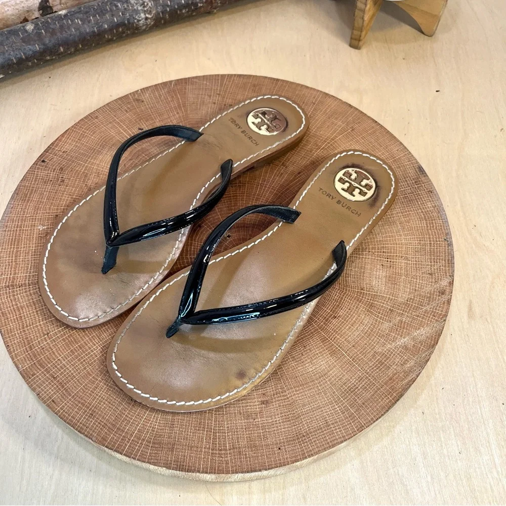 Tory Burch Black Patent Leather Flip Sandals with Tan Footbed